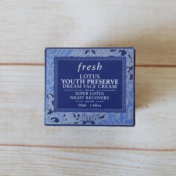 Lotus Youth Preserve Dream Cream - Picture 3 of 5